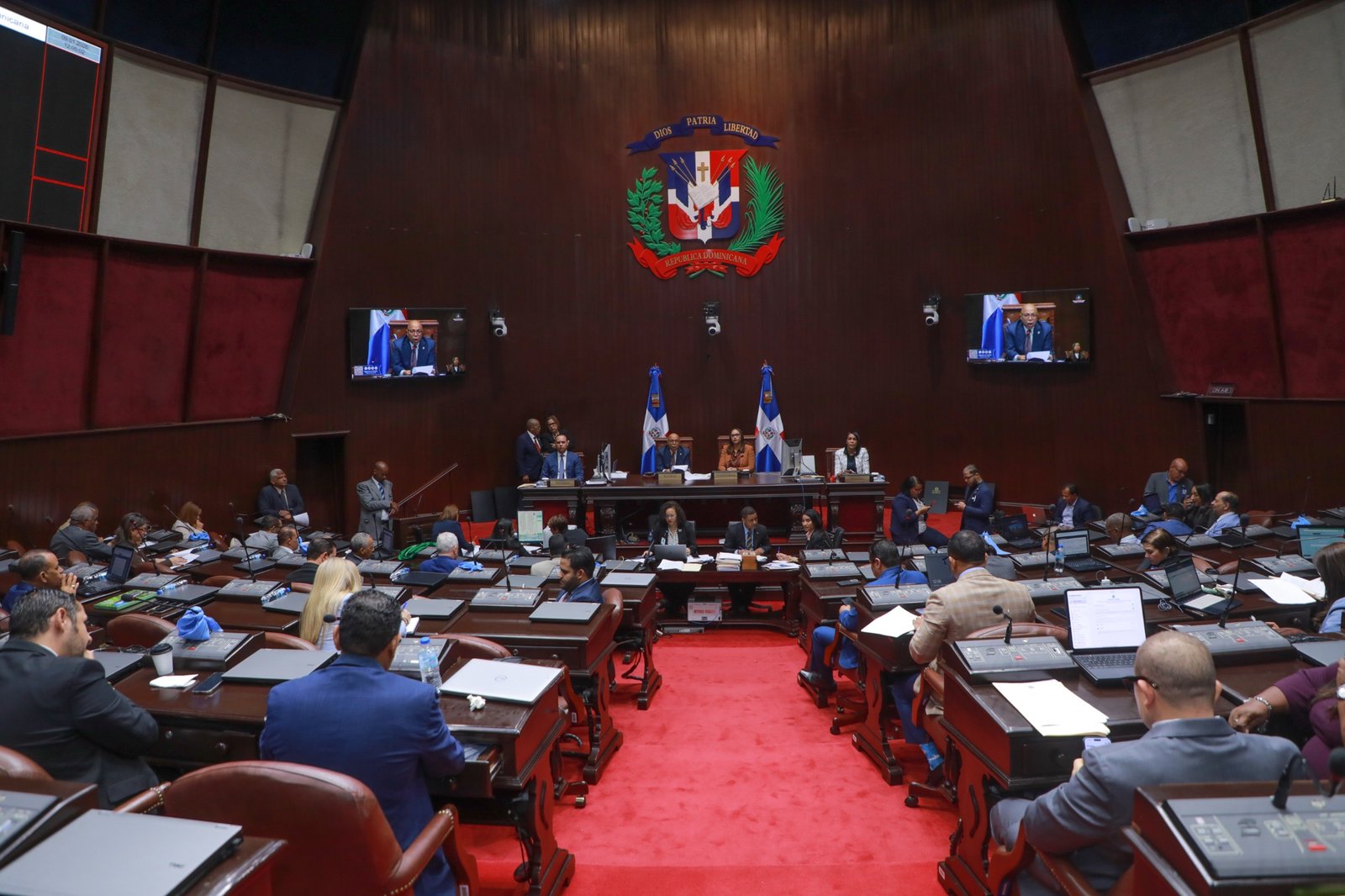 d046b4b7-32b2-4b5e-bf82-f1185f57640f