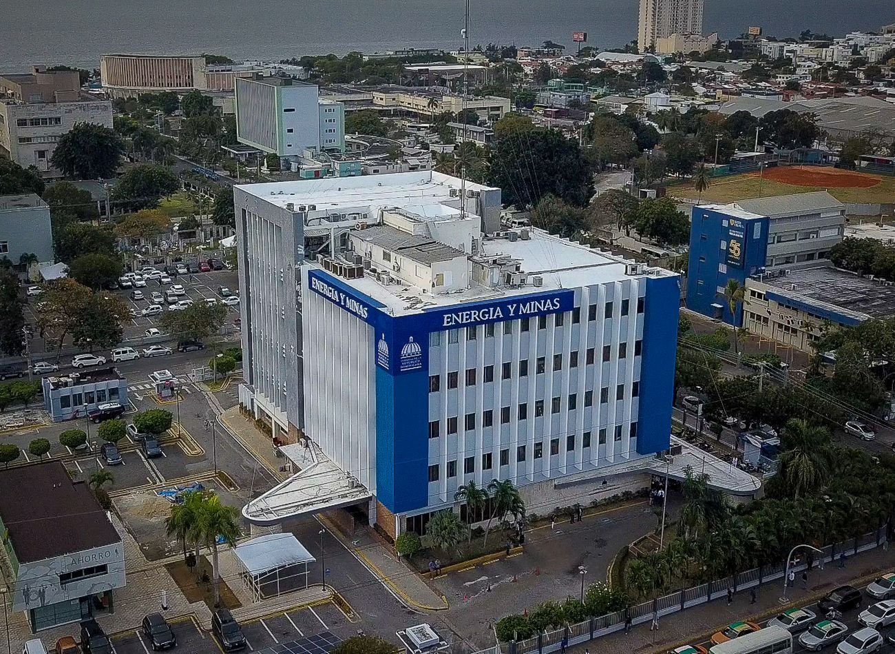 Fachada Ministerio de Energía y Minas