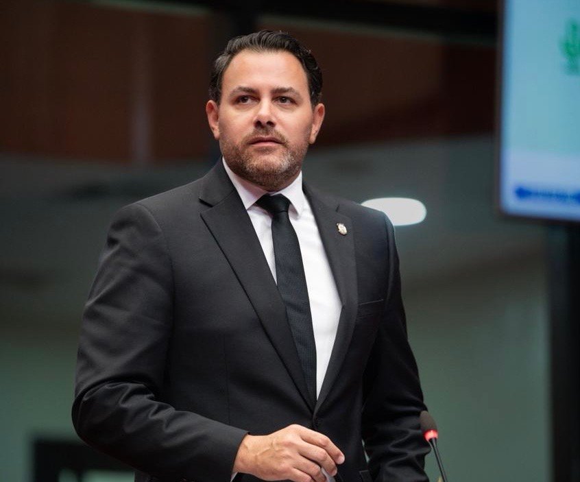 3f12bb4d-a095-4b53-8524-14964648731a